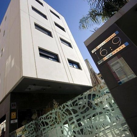 Apartamentos 16:9 Suites Almería Buitenkant foto