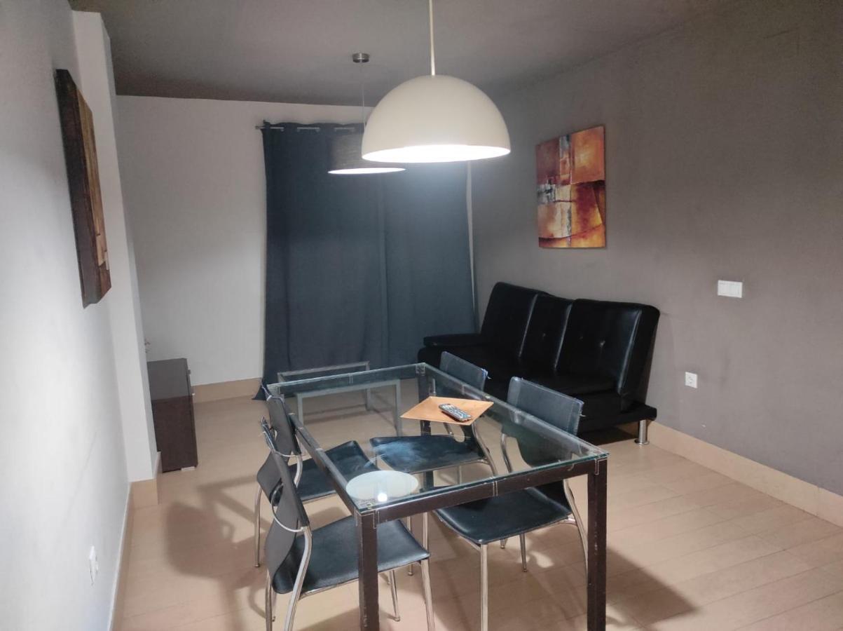 Apartamentos 16:9 Suites Almería Buitenkant foto