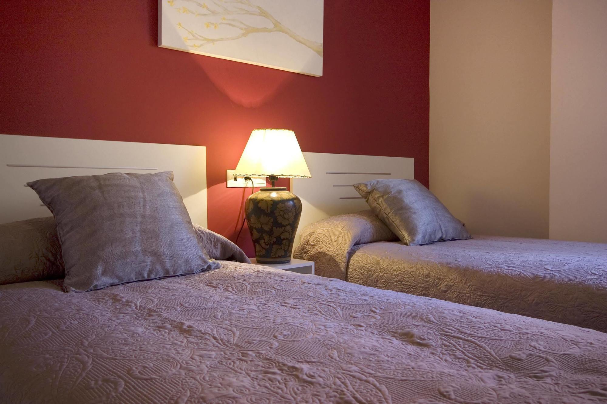 Apartamentos 16:9 Suites Almería Buitenkant foto