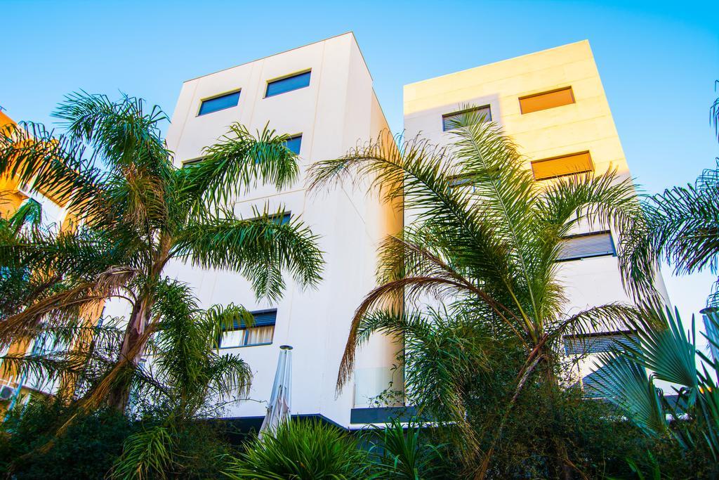 Apartamentos 16:9 Suites Almería Buitenkant foto